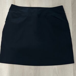 Lilly Pulitzer UPF 50+ Monica Golf Skort in Onyx, Size 10